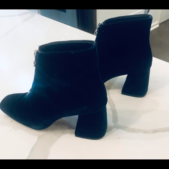 Blue velvety booties excellent condition - Picture 3 of 5